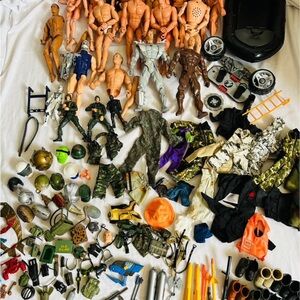 Huge Vintage GiJo Mac Toy Max Steel Action Figure Lot “12 With Accessories!